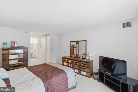 15100 Interlachen Dr #4-201, Silver Spring, MD 20906 photo 13