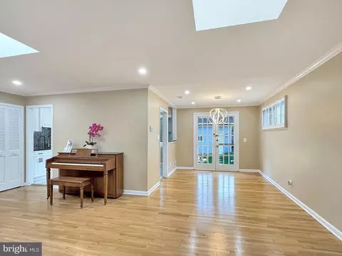 Living - 2408 Lillian Dr, Silver Spring, MD 20902 photo 4 of 7