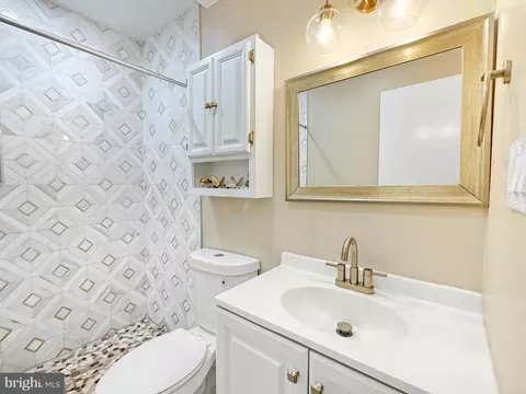 Bath - 2408 Lillian Dr, Silver Spring, MD 20902 photo 4 of 7