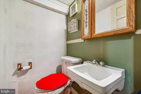 Bath - 9405 Sierra St, Silver Spring, MD 20903 photo 2 of 2