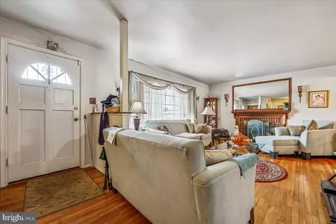 Entry Way - 9405 Sierra St, Silver Spring, MD 20903 photo 2 of 2