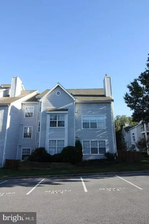 18533 Boysenberry Dr #210, Gaithersburg, MD 20879