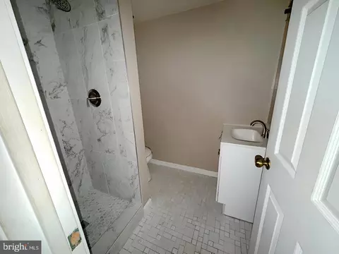 Bath - 3801 Dunsinane Dr #24, Silver Spring, MD 20906 photo 1 of 4