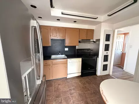 Kitchen - 3801 Dunsinane Dr #24, Silver Spring, MD 20906 photo 1 of 2
