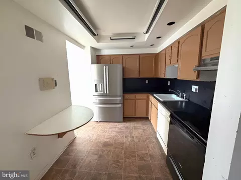 Kitchen - 3801 Dunsinane Dr #24, Silver Spring, MD 20906 photo 2 of 2