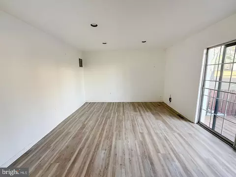 Living - 3801 Dunsinane Dr #24, Silver Spring, MD 20906 photo 3 of 5