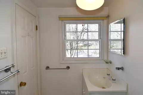 6 Beechvue Ct, Silver Spring, MD 20906 photo 28