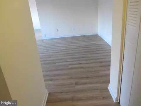 Entry Way - 614 Sligo Ave #303, Silver Spring, MD 20910 photo 7 of 8