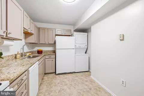 15107 Interlachen Dr #2-215, Silver Spring, MD 20906 photo 7