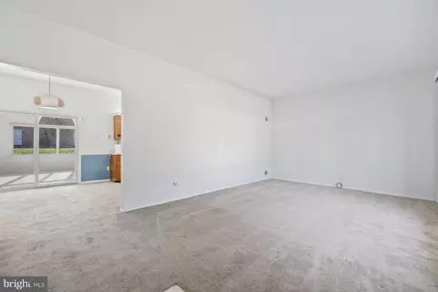 Living - 3151 Castleleigh Rd, Silver Spring, MD 20904 photo 2 of 9