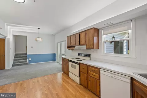 Entry Way - 3151 Castleleigh Rd, Silver Spring, MD 20904 photo 2 of 2