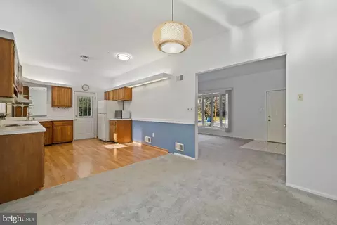 Entry Way - 3151 Castleleigh Rd, Silver Spring, MD 20904 photo 1 of 2