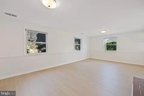Living - 3151 Castleleigh Rd, Silver Spring, MD 20904 photo 6 of 9