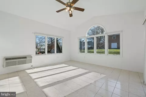 Living - 3151 Castleleigh Rd, Silver Spring, MD 20904 photo 5 of 9