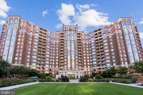 5809 Nicholson Ln #13, North Bethesda, MD 20852
