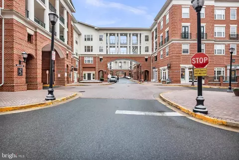 7 Booth St #302, Gaithersburg, MD 20878