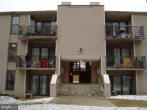 102 Duvall Ln #6-202, Gaithersburg, MD 20877