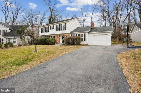 8020 Lakenheath Way, Potomac, MD 20854