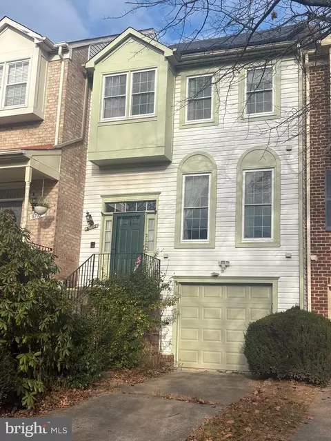 8703 Delcris Dr, Gaithersburg, MD 20886