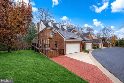7711 Hidden Meadow Ter, Potomac, MD 20854