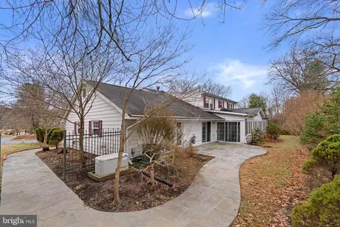 Exterior - 13712 Beret Pl, Silver Spring, MD 20906 photo 3 of 4