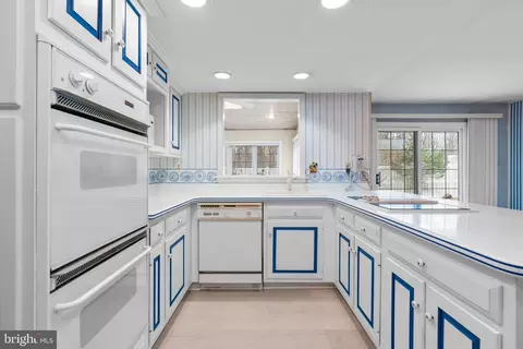Kitchen - 13712 Beret Pl, Silver Spring, MD 20906 photo 2 of 3