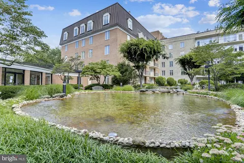 8101 Connecticut Ave #C-601, Chevy Chase, MD 20815