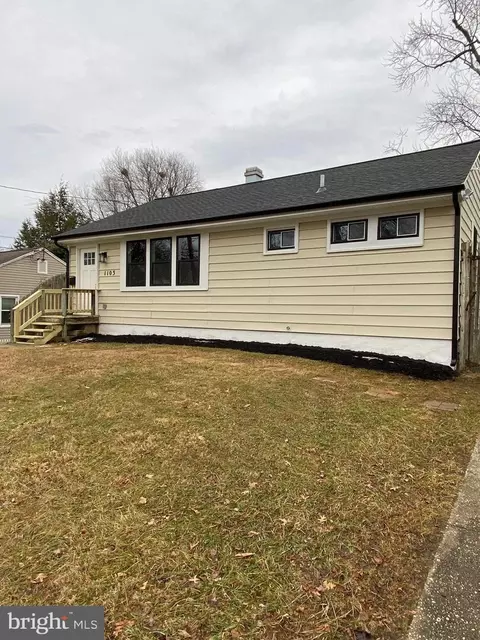 1103 Highwood Rd, Rockville, MD 20851