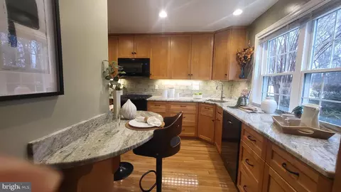 774 Princeton Pl #1-774, Rockville, MD 20850