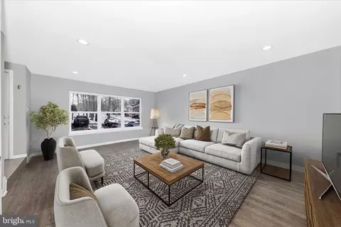 11805 Summer Oak Dr, Germantown, MD 20874