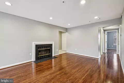Living - 14901 Cleese Ct #5CE, Silver Spring, MD 20906 photo 2 of 3