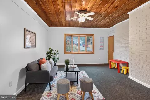 Living - 413 Southwest Dr, Silver Spring, MD 20901 photo 5 of 6