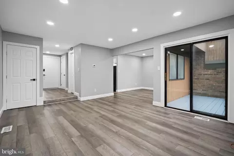 9445 Hickory View Pl, Montgomery Village, MD 20886
