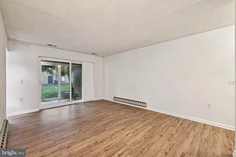 Living - 15310 Pine Orchard Dr #84-1B, Silver Spring, MD 20906 photo 5 of 5