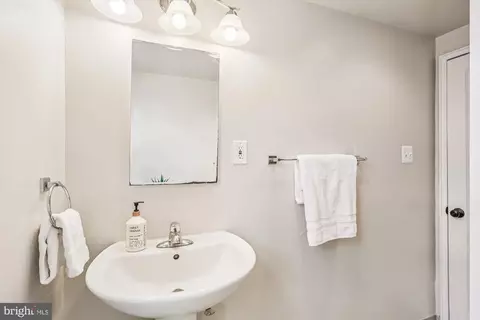 Bath - 2316 Colston Dr #101, Silver Spring, MD 20910 photo 2 of 2