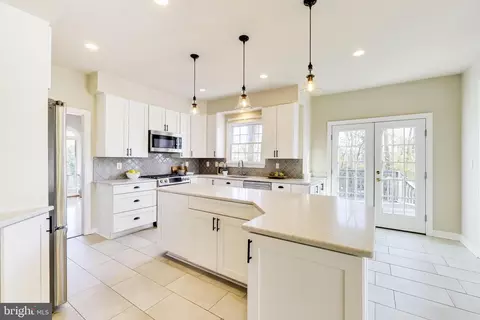Kitchen - 9200 Linden Grove Ct, Silver Spring, MD 20910 photo 4 of 7