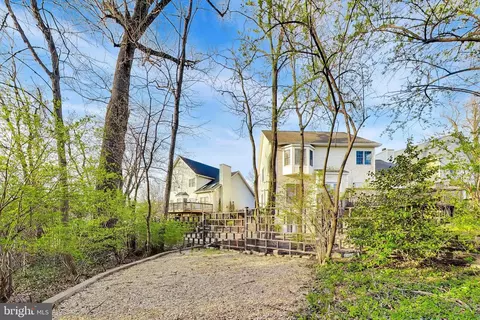 Exterior - 9200 Linden Grove Ct, Silver Spring, MD 20910 photo 19 of 20
