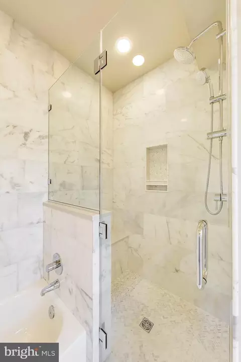 Bath - 9200 Linden Grove Ct, Silver Spring, MD 20910 photo 3 of 7