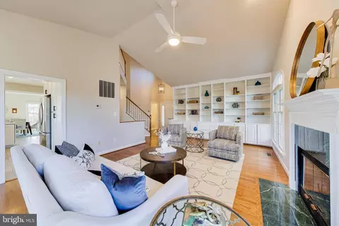 Living - 9200 Linden Grove Ct, Silver Spring, MD 20910 photo 3 of 7
