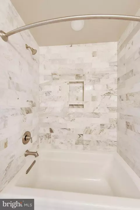 Bath - 9200 Linden Grove Ct, Silver Spring, MD 20910 photo 6 of 7