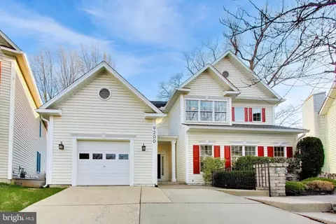 Exterior - 9200 Linden Grove Ct, Silver Spring, MD 20910 photo 5 of 20