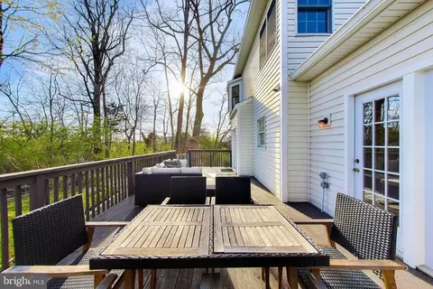 Exterior - 9200 Linden Grove Ct, Silver Spring, MD 20910 photo 9 of 20