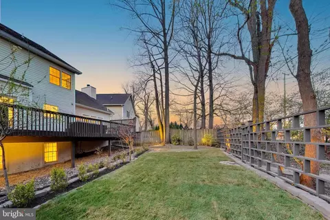Exterior - 9200 Linden Grove Ct, Silver Spring, MD 20910 photo 14 of 20