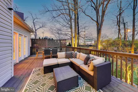 Exterior - 9200 Linden Grove Ct, Silver Spring, MD 20910 photo 7 of 20