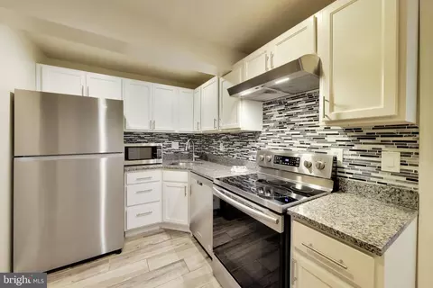Kitchen - 9200 Linden Grove Ct, Silver Spring, MD 20910 photo 5 of 7