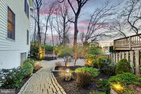 Exterior - 9200 Linden Grove Ct, Silver Spring, MD 20910 photo 13 of 20