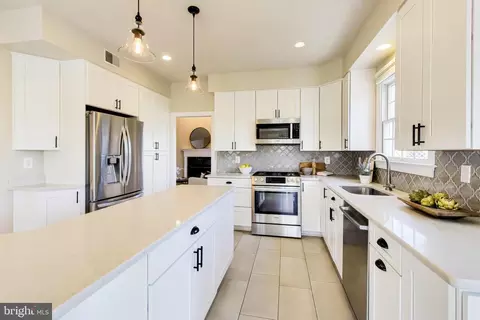 Kitchen - 9200 Linden Grove Ct, Silver Spring, MD 20910 photo 2 of 7
