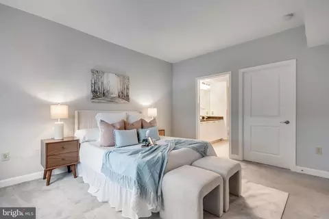 5750 Bou Ave #1014, Rockville, MD 20852