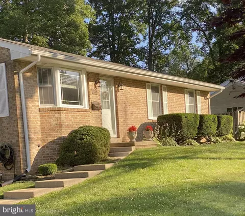 738 Dennis Ave, Silver Spring, MD 20901