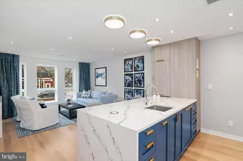 7313 Woodmont Ave #R, Bethesda, MD 20814